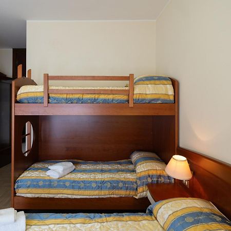 Easy Hotel Meryon Sottomarina Exterior photo