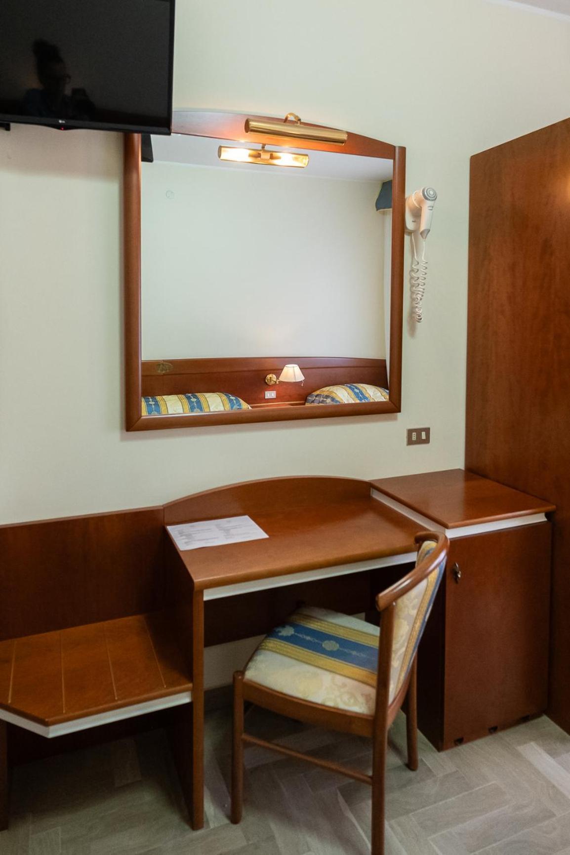 Easy Hotel Meryon Sottomarina Room photo