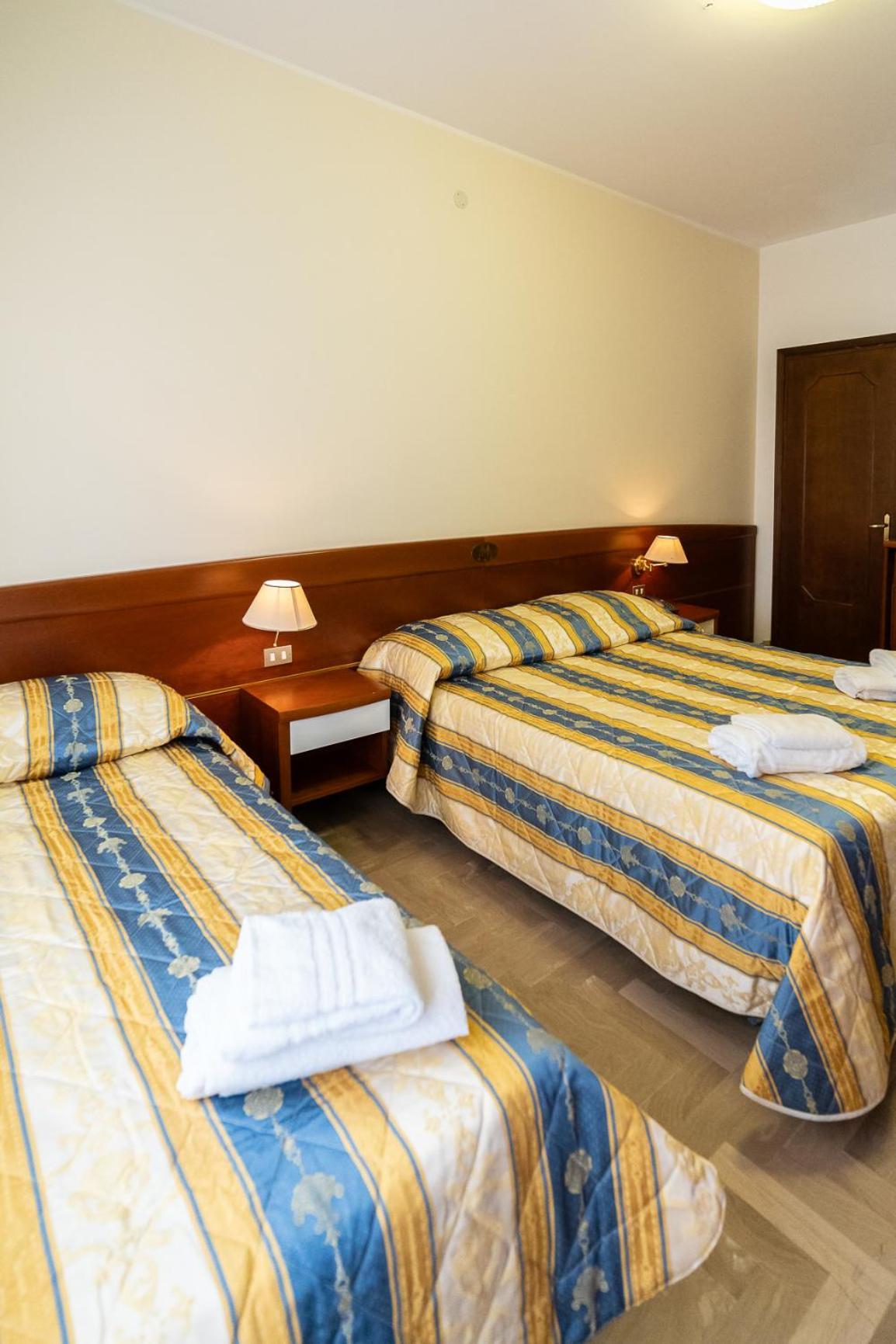 Easy Hotel Meryon Sottomarina Room photo